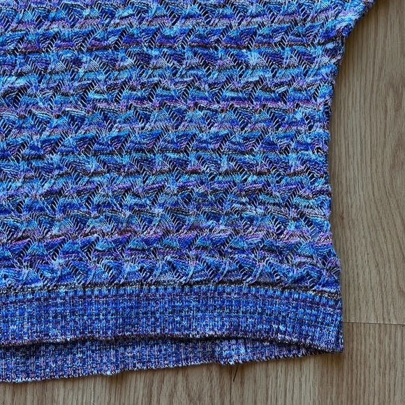 Dress Barn Short Sleeve Sweater. - Picture 2 of 5